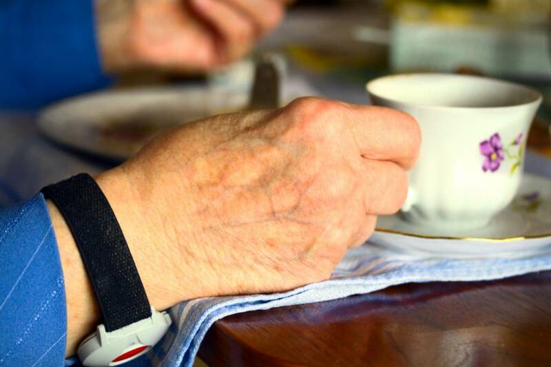 téléassistance personnes agées bracelet