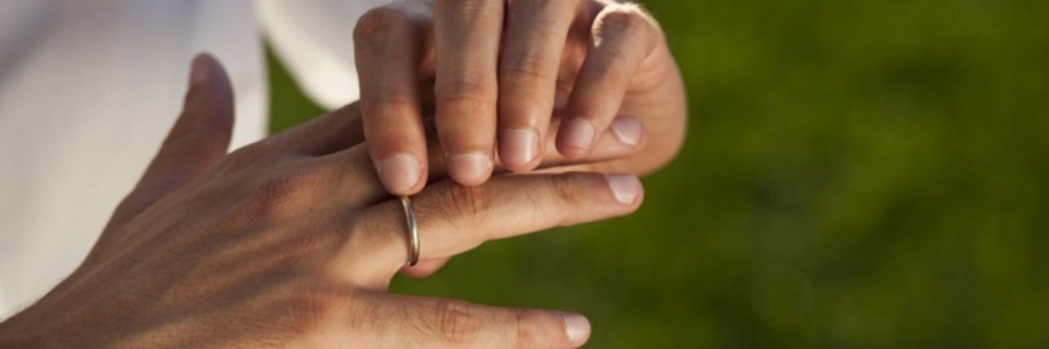 Aventure d'un soir : se taire ou tout avouer ?