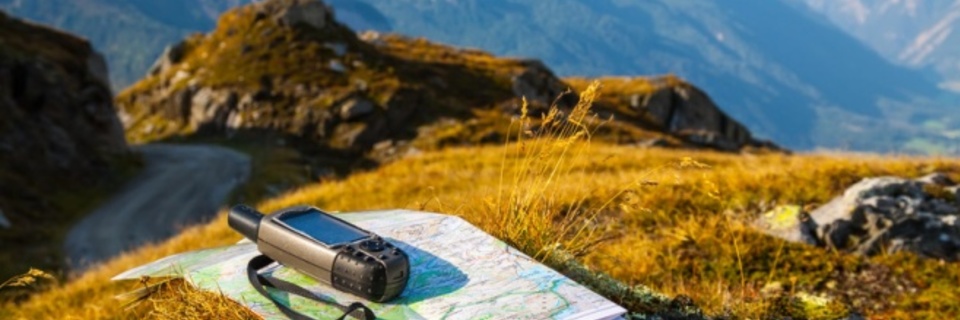 Exit la traditionnelle boussole, place au GPS de randonnée !