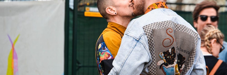 Homosexualité : les propos du Pape François font polémique