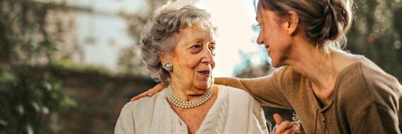 Vivre en résidence senior : les aides disponibles