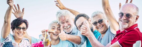 Rencontrez les seniors qui redéfinissent la retraite - Leur mode de vie actif va vous étonner !