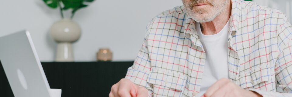 Emploi des seniors : le gouvernement durcit les règles d'indemnisation