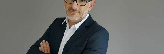 Quel est l'impact psychologique de l'incontinence sur les adultes et comment le surmonter ?