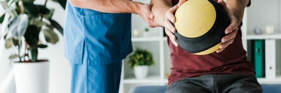 Comprendre le rôle de l'ostéopathe dans le bien-être global des seniors