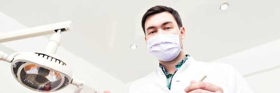 Comment l’état des dents influence-t-il le risque de maladies cardiovasculaires et neurodégénératives ?