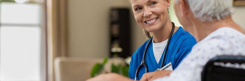 Infirmière à domicile en Belgique : guide pratique pour les seniors français