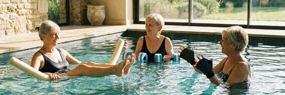 Piscine : 3 exercices doux pour protéger vos articulations