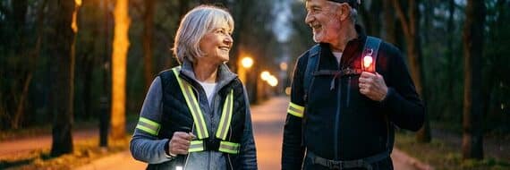 Marche du soir : 3 réflexes pour rester bien visible
