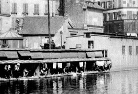 Histoires du canal St-Martin - 1h de marche + Hôtel du Nord