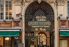 DU PALAIS ROYAL AUX VERRIERES DES PASSAGES COUVERTS