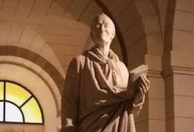 Tour la jeunesse de Voltaire