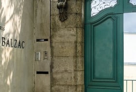 Un après midi, un café le jardin et la maison de Balzac