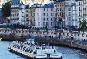 Croisière commentée sur la Seine à Paris