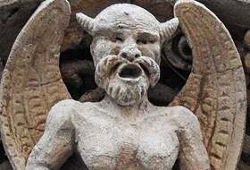 Le mystérieux Baphomet des Templiers?dans l'église st Merry!