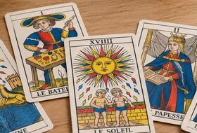 Vos questions éclairées par le tarot de Marseille en tête à