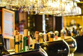 SE RETROUVER AU RESTAURANT