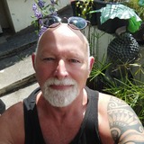 Guy85